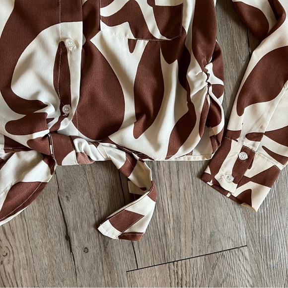 Sanctuary Printed Crop Tie Front Blouse​ - Picture 2 of 5